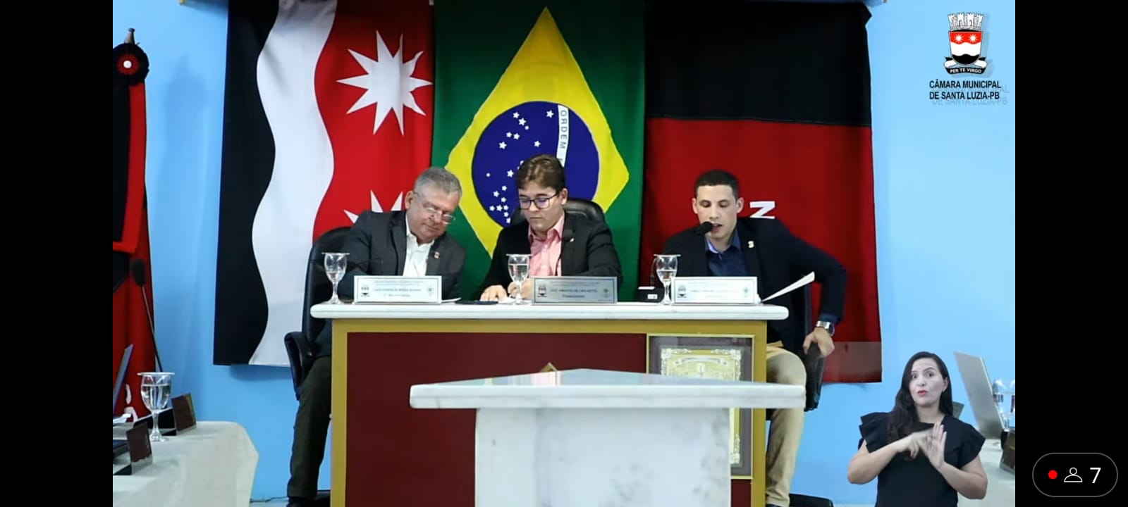 Câmara de Vereadores de Santa Luzia implanta serviço de intérprete de libras