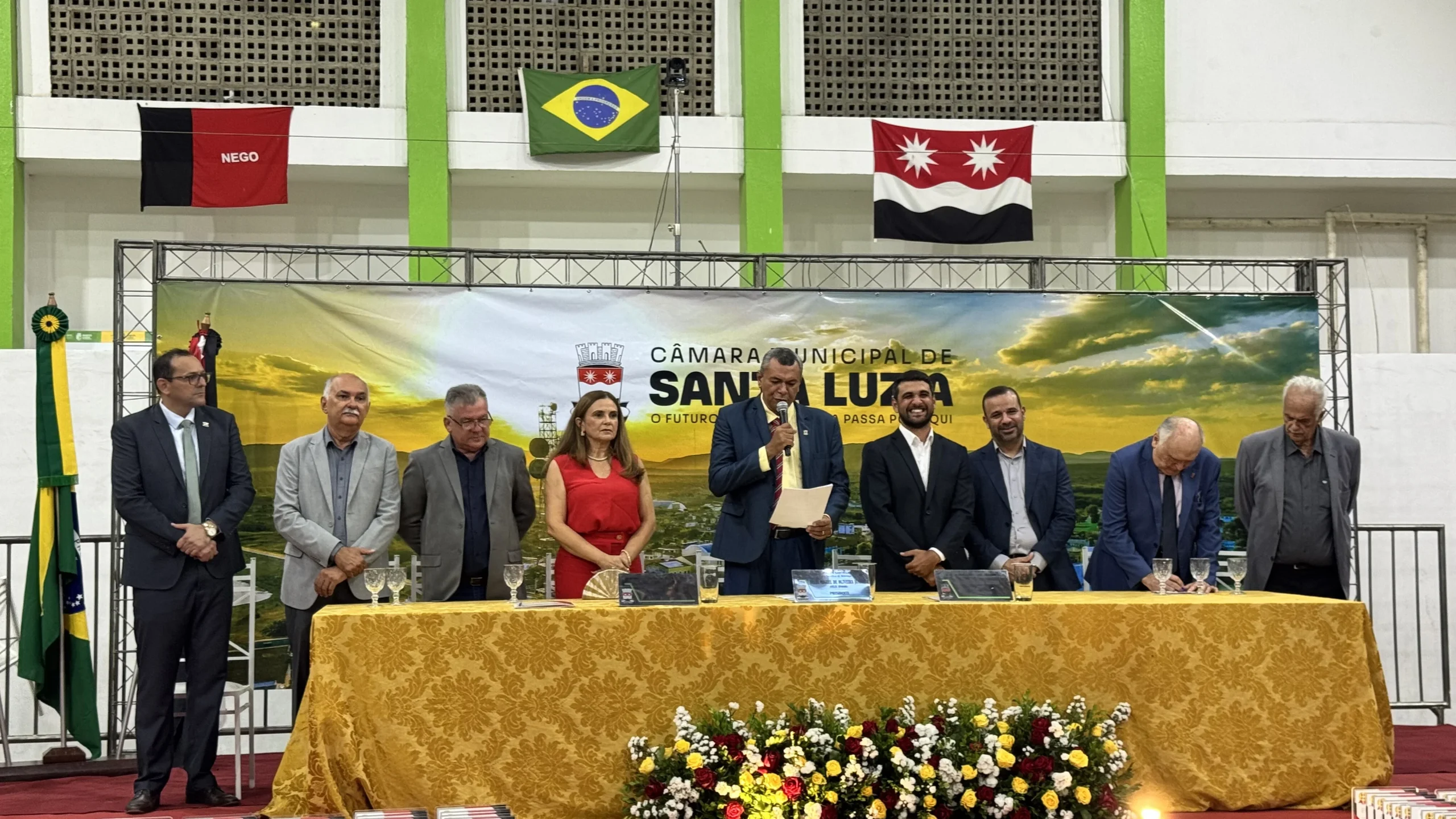 Câmara de Santa Luzia homenageia personalidades de diversas áreas com Títulos de Cidadania Santaluziense em noite histórica