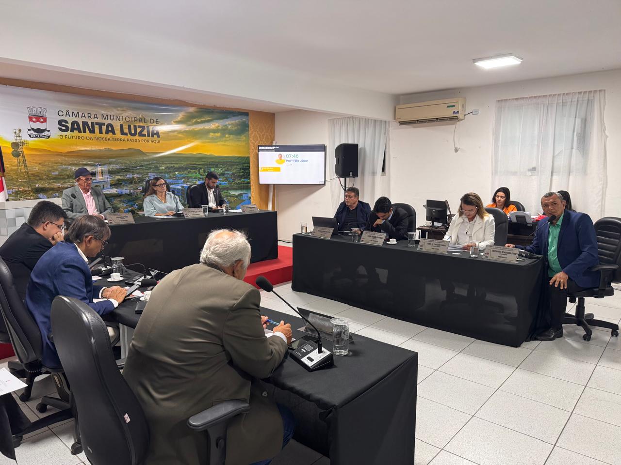 Câmara de Santa Luzia aprova por unanimidade projetos que garantem adicionais à enfermagem e a servidores da limpeza e do tratamento de esgoto