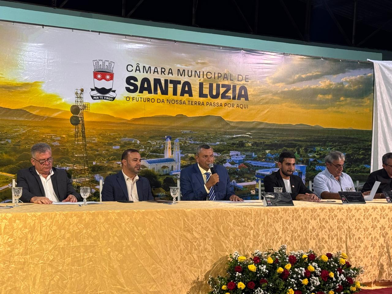 Félix Júnior destaca modernização, economia e valorização dos servidores na abertura dos trabalhos da Câmara de Santa Luzia